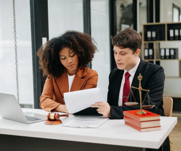 Immigration law attorneys near White House , TN