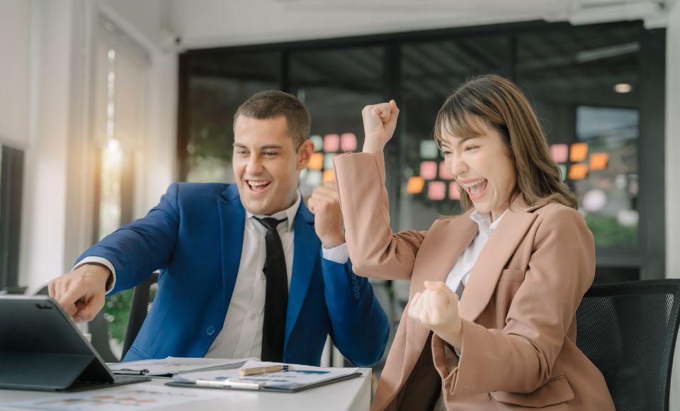 How do I qualify for advance parole?